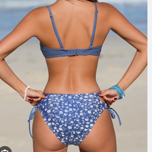 Cupshe Making Waves Bikini Set - Picture 2 of 4